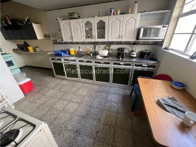 Casa de 5 alcobas en venta en Zuñiga, Medellín, 1300 m² · foto 15 de 20
