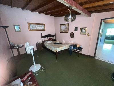 Casa de 5 alcobas en venta en Zuñiga, Medellín, 1300 m² · foto 19 de 20