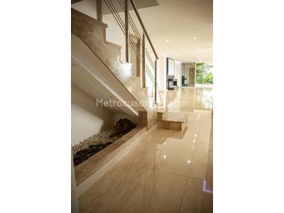Casa de 4 alcobas en venta en Las Palmas, Medellín, 1636 m² · foto 14 de 19