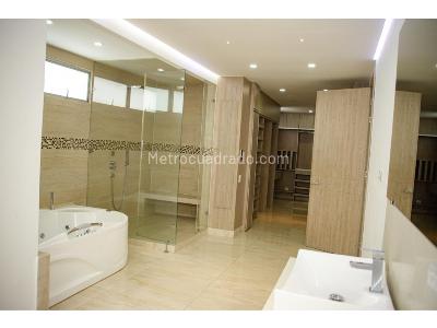 Casa de 4 alcobas en venta en Las Palmas, Medellín, 1636 m² · foto 17 de 19