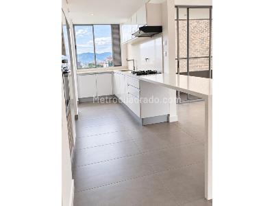 Apartamento de 3 alcobas en venta en Loma Benedictinos, Medellín, 150 m² · foto 18 de 20