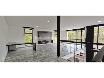 Casa de 3 alcobas en venta en Loma Del Escobero, Medellín · foto 19 de 20