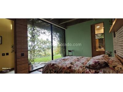 Casa de 4 alcobas en venta en Loma Del Escobero, Medellín, 1800 m² · foto 17 de 20