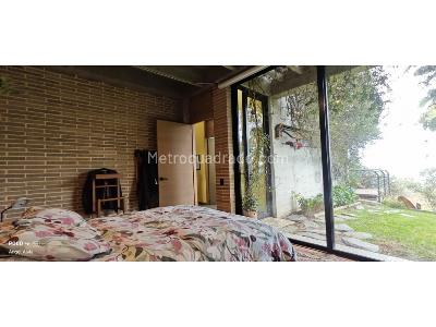 Casa de 4 alcobas en venta en Loma Del Escobero, Medellín, 1800 m² · foto 19 de 20