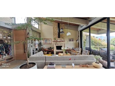 Casa de 4 alcobas en venta en Loma Del Escobero, Medellín, 1800 m² · foto 4 de 20