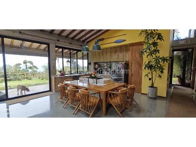 Casa de 4 alcobas en venta en Loma Del Escobero, Medellín, 1800 m² · foto 5 de 20