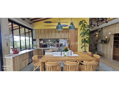 Casa de 4 alcobas en venta en Loma Del Escobero, Medellín, 1800 m² · foto 8 de 20