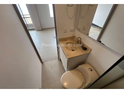 Apartamento de 3 alcobas en arriendo en Loma De Los Gonzalez, Medellín, 75 m² · foto 10 de 13