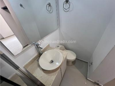 Apartamento de 3 alcobas en arriendo en Loma De Los Gonzalez, Medellín, 75 m² · foto 11 de 13