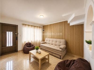Casa de 5 alcobas en venta en El Dorado, Medellín, 227 m² · foto 2 de 20