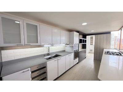 Apartamento de 3 alcobas en venta en La Calera, Medellín, 245 m² · foto 5 de 20