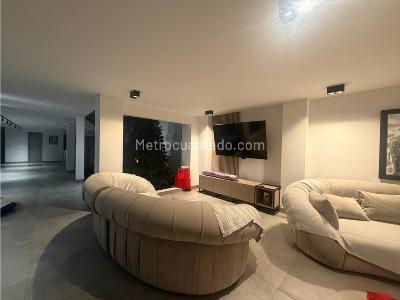 Casa de 5 alcobas en venta en Los Colores, Medellín, 630 m² · foto 2 de 20