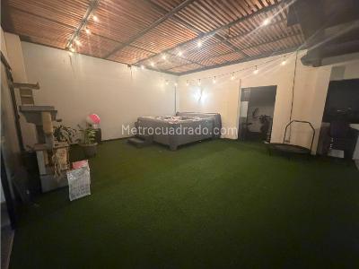 Casa de 5 alcobas en venta en Los Colores, Medellín, 630 m² · foto 6 de 20