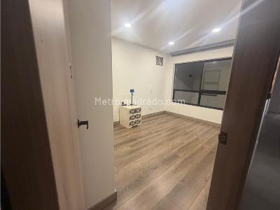 Casa de 5 alcobas en venta en Los Colores, Medellín, 630 m² · foto 16 de 20