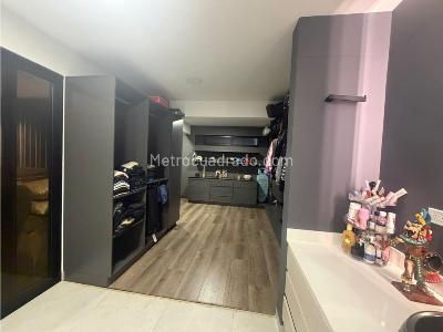 Casa de 5 alcobas en venta en Los Colores, Medellín, 630 m² · foto 19 de 20