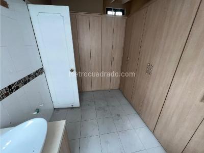 Casa de 5 alcobas en venta en Laureles, Medellín, 384 m² · foto 10 de 20