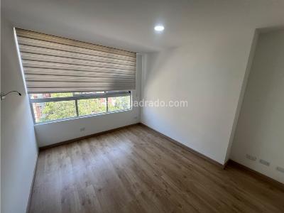 Apartamento de 2 alcobas en arriendo en Loma De San Jose, Medellín, 70 m² · foto 4 de 15