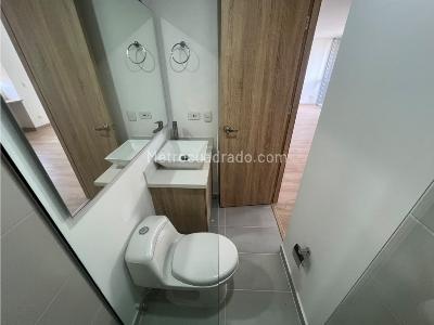 Apartamento de 2 alcobas en arriendo en Loma De San Jose, Medellín, 70 m² · foto 15 de 15