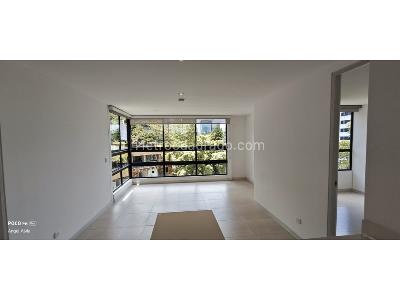 Apartamento de 2 alcobas en venta en Loma Televid, Medellín, 74 m² · foto 2 de 19