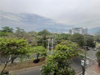 Apartamento de 3 alcobas en arriendo en Conquistadores, Medellín, 169 m² · foto 2 de 20