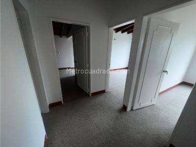 Apartamento de 3 alcobas en arriendo en Conquistadores, Medellín, 169 m² · foto 4 de 20