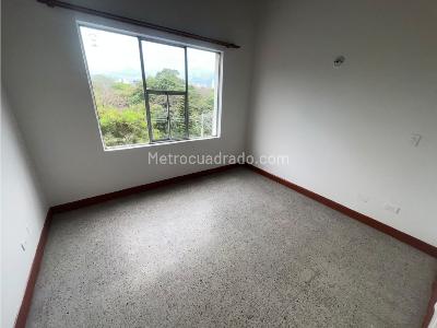 Apartamento de 3 alcobas en arriendo en Conquistadores, Medellín, 169 m² · foto 5 de 20