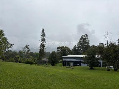 Casa de 4 alcobas en venta en Rionegro, Medellín · foto 3 de 20