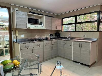 Apartamento de 3 alcobas en venta en Castropol, Medellín, 226 m² · foto 5 de 16
