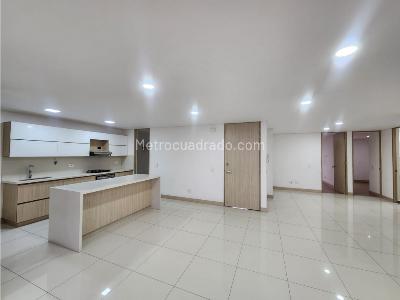 Apartamento de 3 alcobas en arriendo en Segundo Parque De Laureles, Medellín, 118 m² · foto 3 de 20