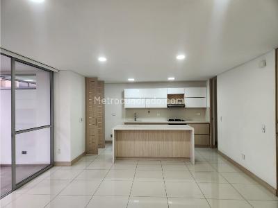 Apartamento de 3 alcobas en arriendo en Segundo Parque De Laureles, Medellín, 118 m² · foto 8 de 20