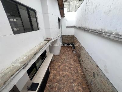 Casa de 5 alcobas en arriendo en Laureles ( Conquistadores ), Medellín, 316 m² · foto 11 de 20