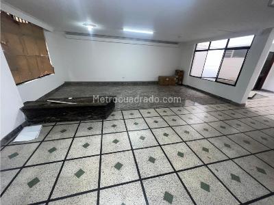 Casa de 5 alcobas en arriendo en Laureles ( Conquistadores ), Medellín, 316 m² · foto 13 de 20