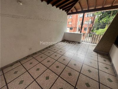 Casa de 5 alcobas en arriendo en Laureles ( Conquistadores ), Medellín, 316 m² · foto 2 de 20