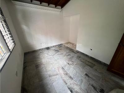 Casa de 5 alcobas en arriendo en Laureles ( Conquistadores ), Medellín, 316 m² · foto 5 de 20