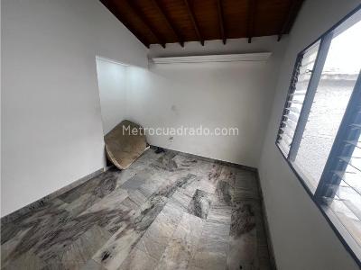 Casa de 5 alcobas en arriendo en Laureles ( Conquistadores ), Medellín, 316 m² · foto 6 de 20
