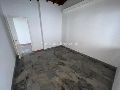 Casa de 5 alcobas en arriendo en Laureles ( Conquistadores ), Medellín, 316 m² · foto 7 de 20