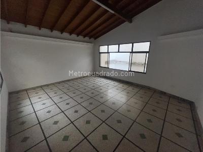 Casa de 5 alcobas en arriendo en Laureles ( Conquistadores ), Medellín, 316 m² · foto 8 de 20