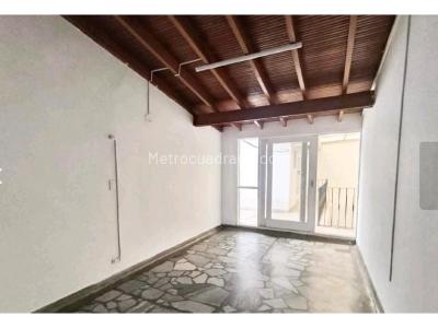 Casa de 5 alcobas en venta en Laureles ( Conquistadores ), Medellín, 385 m² · foto 16 de 20
