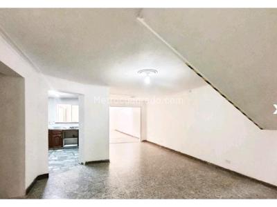 Casa de 5 alcobas en venta en Laureles ( Conquistadores ), Medellín, 385 m² · foto 7 de 20
