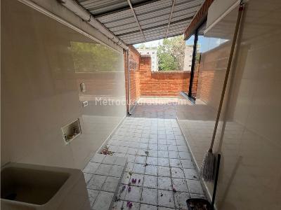 Apartamento de 2 alcobas en arriendo en La Aguacatala, Medellín, 74 m² · foto 15 de 17