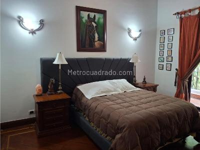 Casa de 4 alcobas en venta en Loma Del Escobero, Medellín, 1700 m² · foto 15 de 19