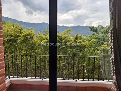 Casa de 4 alcobas en venta en Loma Del Escobero, Medellín, 1700 m² · foto 17 de 19