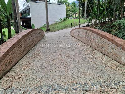 Casa de 4 alcobas en venta en Loma Del Escobero, Medellín, 1700 m² · foto 3 de 19