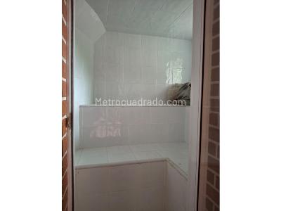 Casa de 4 alcobas en venta en Loma Del Escobero, Medellín, 1700 m² · foto 5 de 19