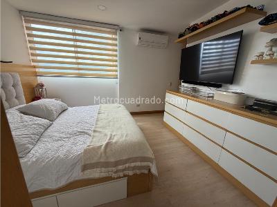 Apartamento de 3 alcobas en venta en Loma Del Esmeraldal, Medellín, 100 m² · foto 9 de 12