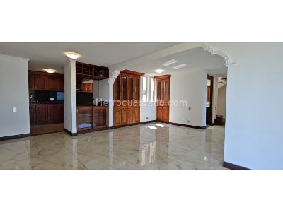 Apartamento de 3 alcobas en venta en Altos Del Poblado, Medellín, 148 m² · foto 2 de 20