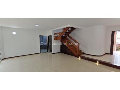 Casa de 3 alcobas en venta en Altos Del Poblado, Medellín, 235 m² · foto 3 de 20