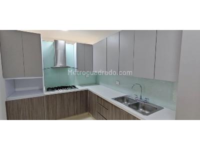 Casa de 3 alcobas en venta en Altos Del Poblado, Medellín, 235 m² · foto 6 de 20