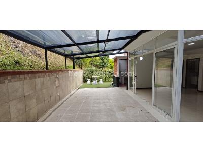Casa de 3 alcobas en venta en Altos Del Poblado, Medellín, 235 m² · foto 8 de 20