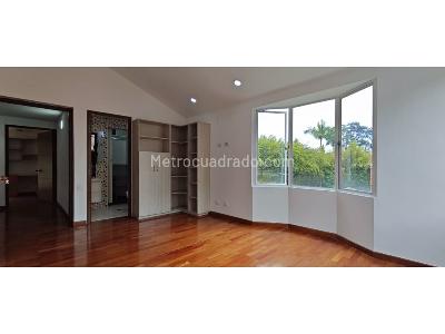 Casa de 3 alcobas en venta en Altos Del Poblado, Medellín, 235 m² · foto 17 de 20